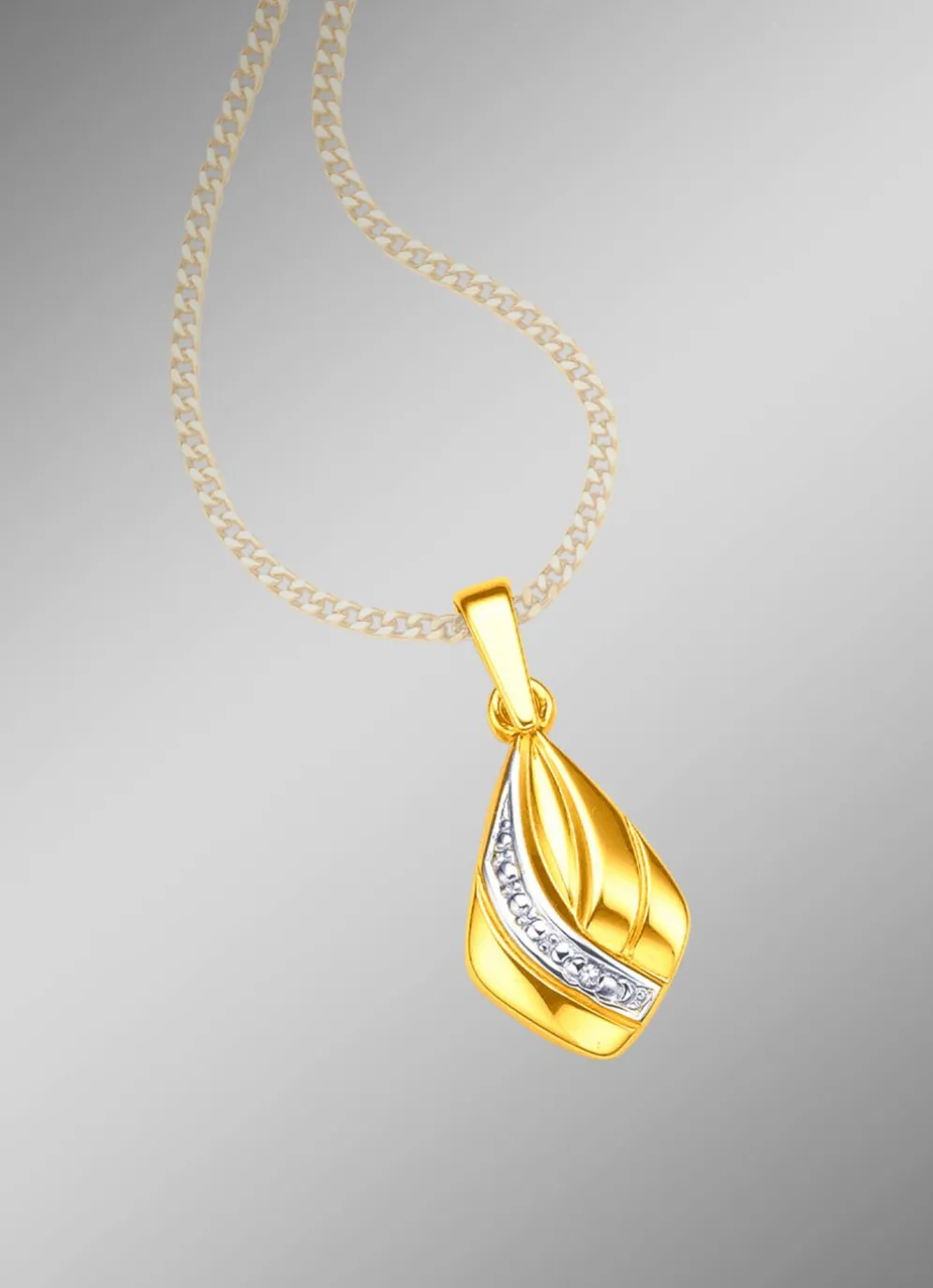 Anhänger in Bicolor mit Diamant