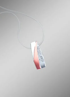 Anhänger mit Diamanten