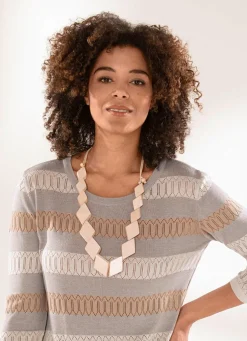 Attraktive Halskette mit Schmuckelementen aus Holz