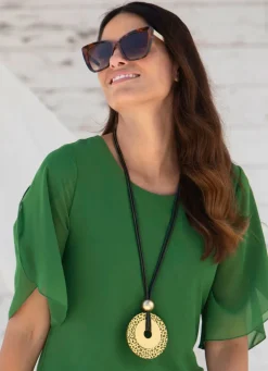 Charmante Halskette mit runder Scheibe als Anhänger