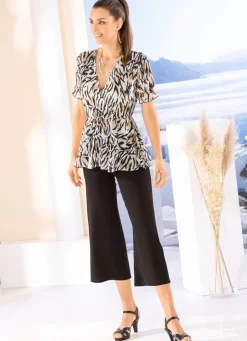 Culotte mit Zierknöpfen