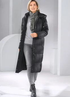 Daunenmantel mit fester Kapuze