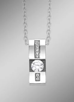 Eleganter Anhänger mit synth. Zirkonia