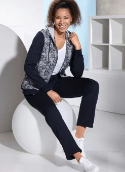 Freizeitanzug mit Kapuze