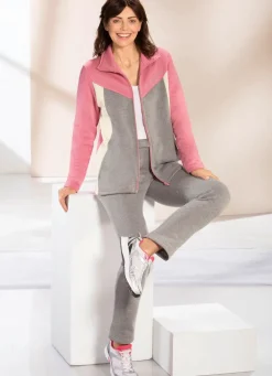 Freizeitanzug mit Stickerei