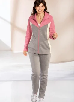 Freizeitanzug mit Stickerei