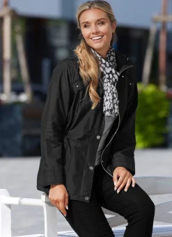 Funktionsjacke mit abnehmbarer Kapuze