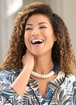 Halskette aus Holz-Halbperlen