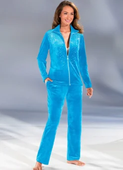 Hausanzug mit extravaganter Stickereizier