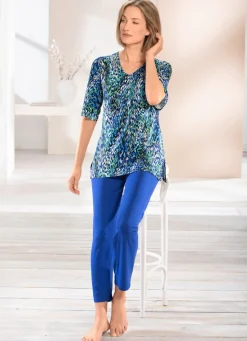 Hausanzug mit Seitenschlitzen