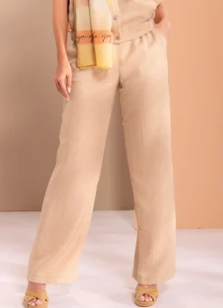 Hose in ausgestellter Form