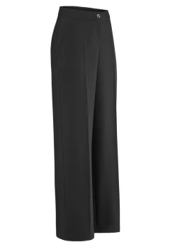 Hose in bequemer Weite