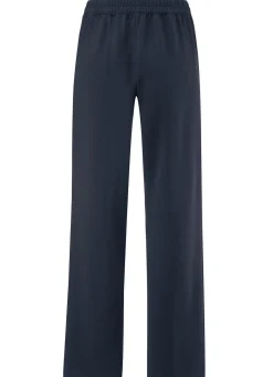 Hose in modischer Weite