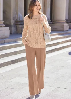 Hose in modischer Weite