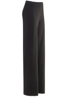 Hose in modischer Weite