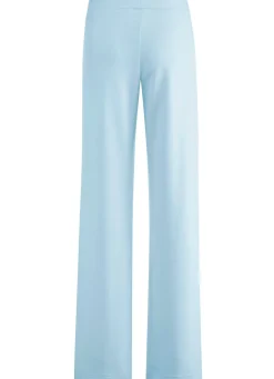 Hose in modischer Weite