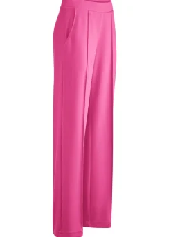 Hose in modischer Weite