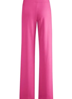 Hose in modischer Weite