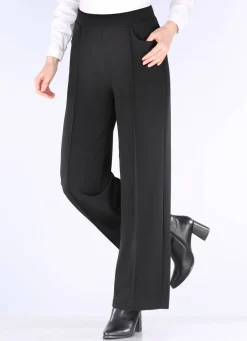 Hose in modischer Weite