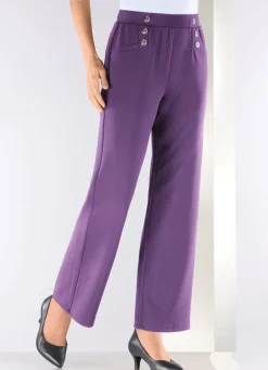 Hose mit dekorativen Zierknöpfen