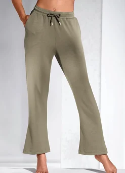 Hose mit leicht ausgestellter Fußweite