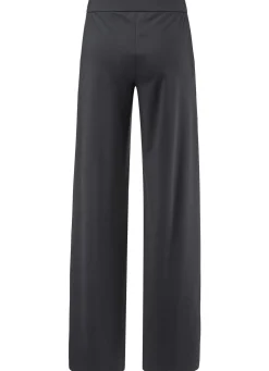 Hose mit streckenden Biesen