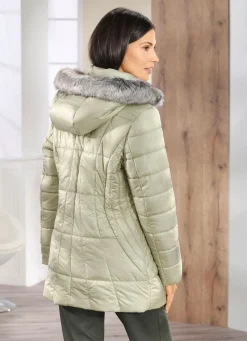 Jacke mit abnehmbarer Kapuze