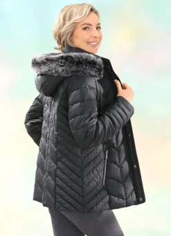 Jacke mit abnehmbarer Kapuze