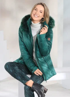 Jacke mit abnehmbarer Kapuze