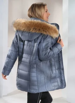 Jacke mit abnehmbarer Kapuze