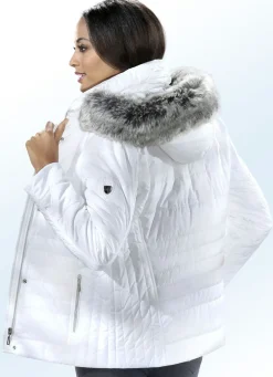 Jacke mit abnehmbarer Kapuze