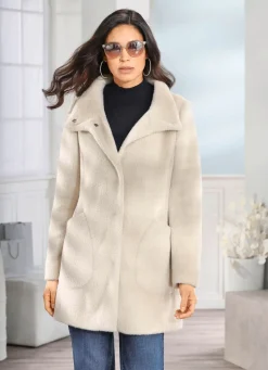 Jacke mit aparter Kragenlösung