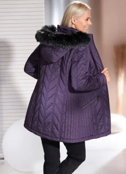 Jacke mit Längssteppung seitlich