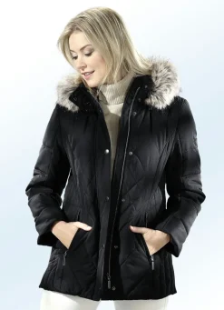 Jacke mit Reißverschluss unter der Druckerleiste