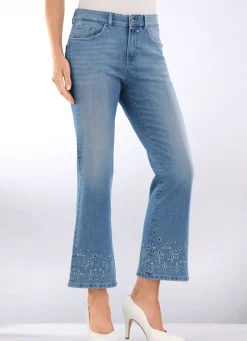 Jeans mit floraler Lochstickerei
