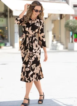 Kleid mit Bindegürtel