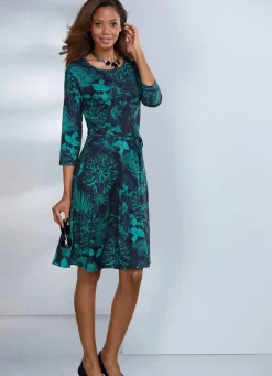 Kleid mit Bindegürtel in Schlupfform