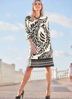 Kleid mit dekorativer Faltenlegung