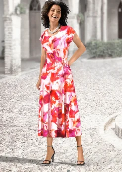 Kleid mit raffinierter Knotentechnik