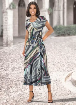 Kleid mit raffinierter Knotentechnik