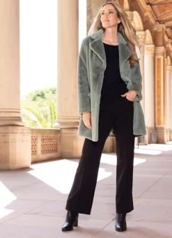 Kurzmantel mit aufgesetzten Taschen