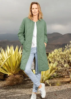 Kurzmantel mit Druckknöpfen an den Seitenschlitzen