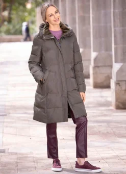 Kurzmantel mit größenverstellbarer Kapuze