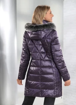 Kurzmantel mit Längssteppung seitlich