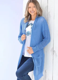 Long-Strickjacke in streckender Streifenoptik