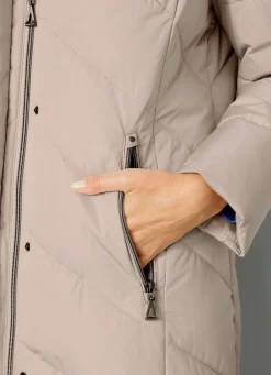 Mantel mit abnehmbarer Kapuze