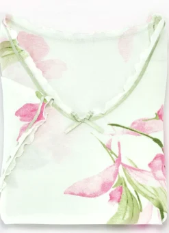 Nachthemd, wadenlang und gebogte Abschlüsse