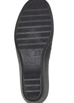 Pantolette mit Zierlochung