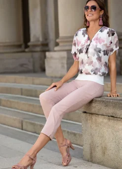 Poncho-Tunika mit Schmuckanhänger