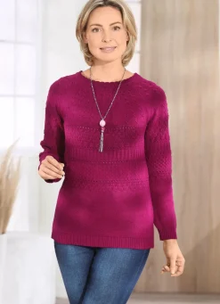 Pullover mit aufwendiger Rundpasse